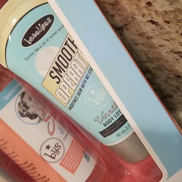 COPY - Exfoliating Gloves & Bath Essentials - Picture 11 of 12